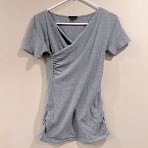 🔥Theory Gray Fitted Wrap T-Shirt🔥